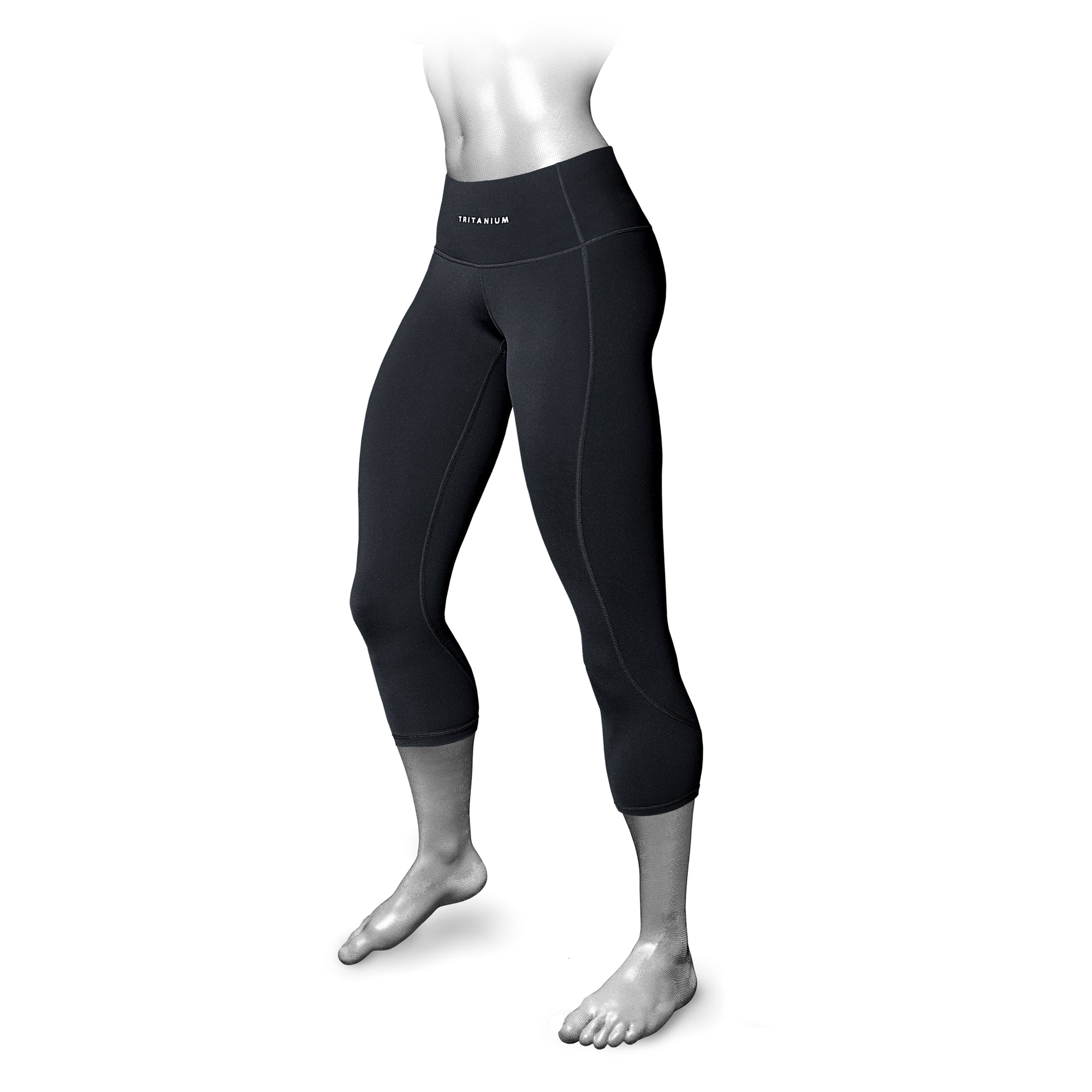 eXtend Performance - Women's 3/4 compression shorts.